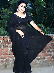 Good-looking babes are posing naked for fun