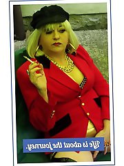 Blondie mature tart demonstrates her tricks