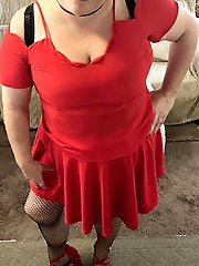 A mature woman with a hairy genitals gets penetrated.